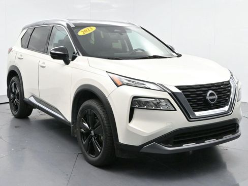 Used 2023 Nissan Rogue SL FWD image 2