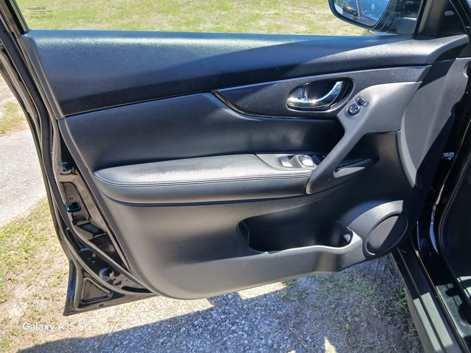 Used 2020 Nissan Rogue S FWD image 11