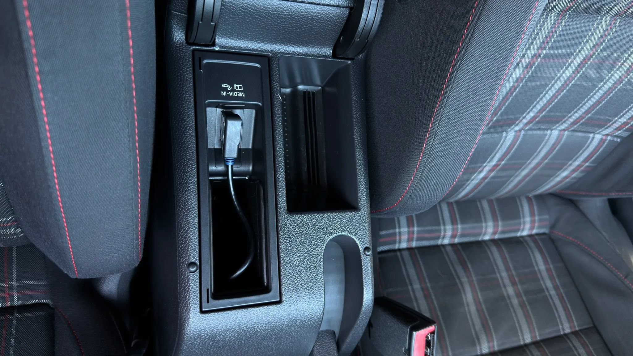 Used 2011 Volkswagen GTI 4-Door FWD image 56