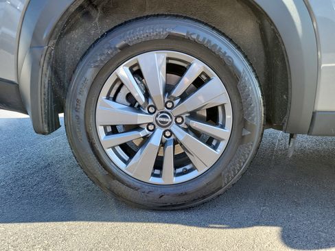 Used 2024 Nissan Pathfinder SV image 6