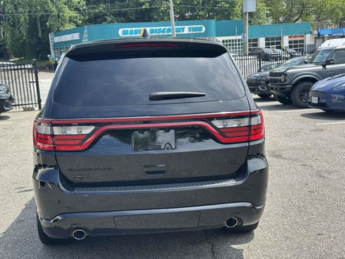 Used 2022 Dodge Durango R/T w/ Blacktop Package AWD/4WD image 4