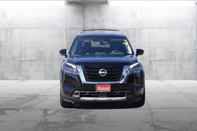 Certified 2025 Nissan Pathfinder SL w/ SL Premium Package FWD image 4