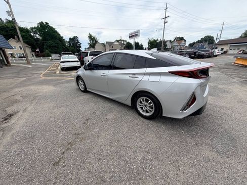 Used 2020 Toyota Prius Prime XLE FWD image 32