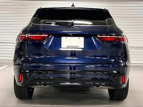 Certified 2025 Jaguar F-PACE R-Dynamic S image 3