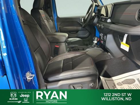 New 2025 Jeep Gladiator Rubicon w/ Convenience Group AWD/4WD image 55