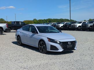 Used 2024 Nissan Altima 2.5 SR FWD video 2