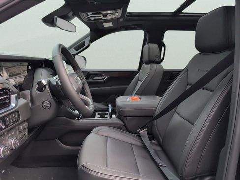 New 2026 GMC Yukon Denali w/ Sun & Power Step Package AWD/4WD image 32
