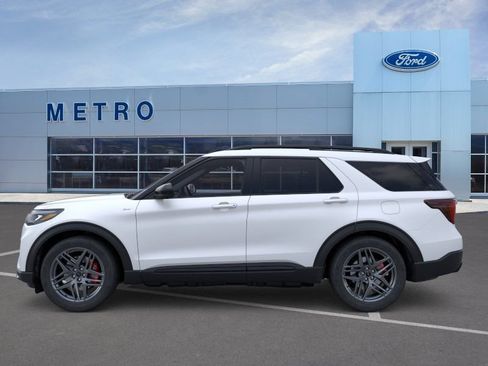 New 2026 Ford Explorer ST-Line w/ ST-Line Street Pack AWD/4WD image 4