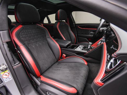 Certified 2023 Bentley Flying Spur W12 image 18