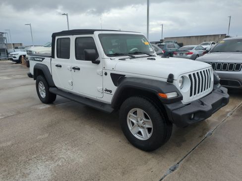 Used 2020 Jeep Gladiator Sport w/ Quick Order Package 24S image 2