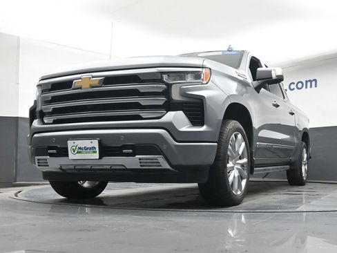 Used 2023 Chevrolet Silverado 1500 High Country w/ High Country Premium Package AWD/4WD image 7