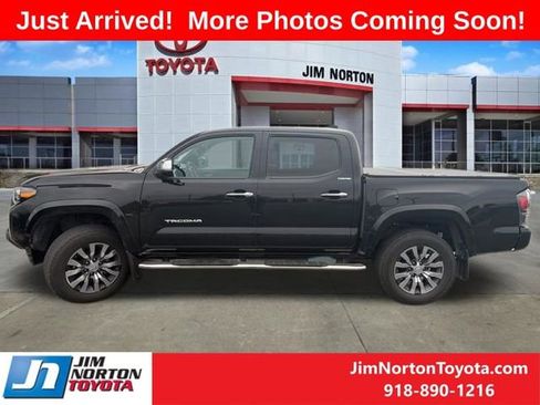 Used 2023 Toyota Tacoma Limited RWD image 4