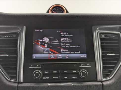 Used 2018 Porsche Macan Sport Edition image 29