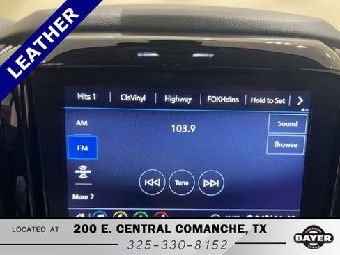 Used 2021 Chevrolet Traverse LT w/ LT Premium Package image 12