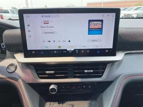 Used 2025 Ford Explorer ST AWD/4WD image 13