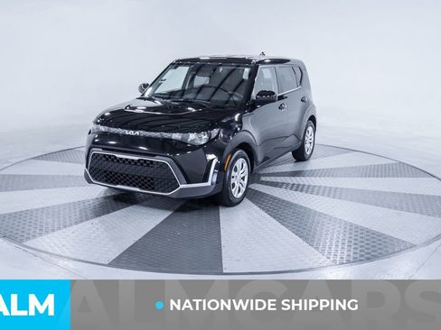 Used 2025 Kia Soul LX image 2