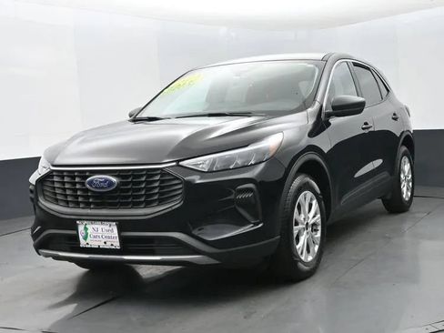Used 2024 Ford Escape Active AWD/4WD image 1