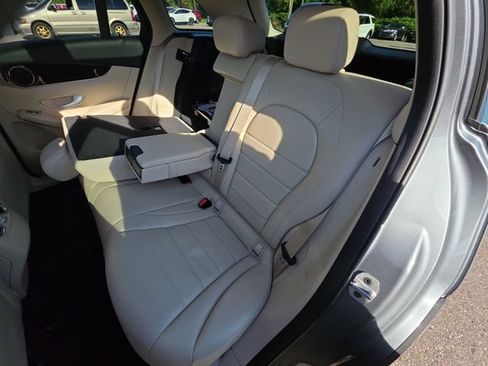 Used 2022 Mercedes-Benz GLC 300 4MATIC image 24