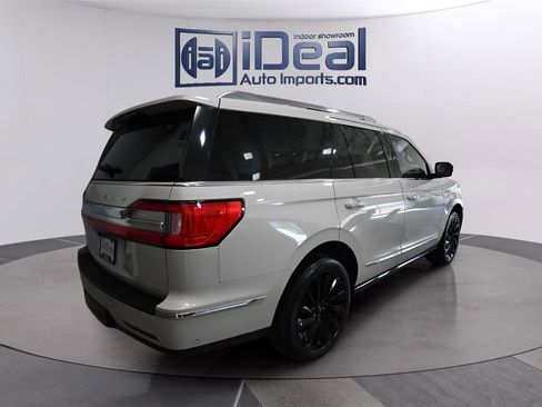 Used 2021 Lincoln Navigator Reserve image 5