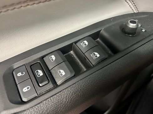 Used 2022 Jeep Compass Limited AWD/4WD image 5