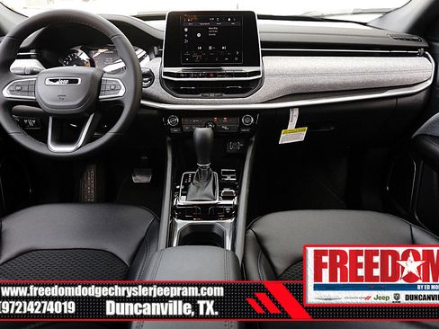 New 2026 Jeep Compass Latitude image 11