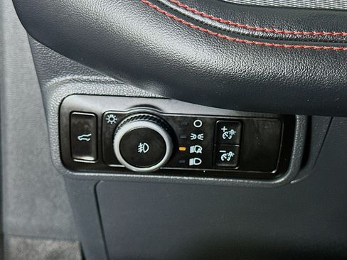 Used 2025 Ford Explorer ST-Line w/ ST-Line Street Pack AWD/4WD image 17