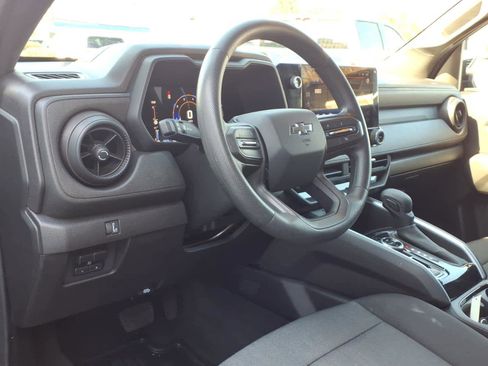 Certified 2023 Chevrolet Colorado Trail Boss w/ Advanced Trailering Package AWD/4WD image 9
