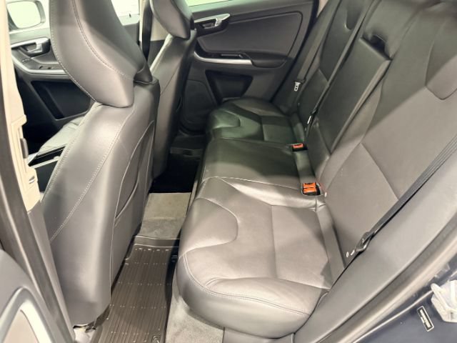 Used 2015 Volvo XC60 T6 Platinum FWD image 43
