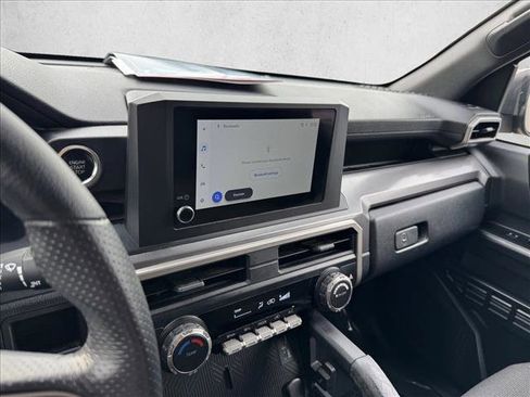 Certified 2025 Toyota 4Runner SR5 AWD/4WD image 13