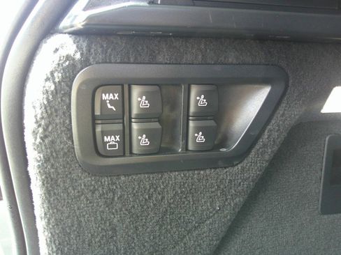 Used 2023 BMW X7 xDrive40i AWD/4WD image 54