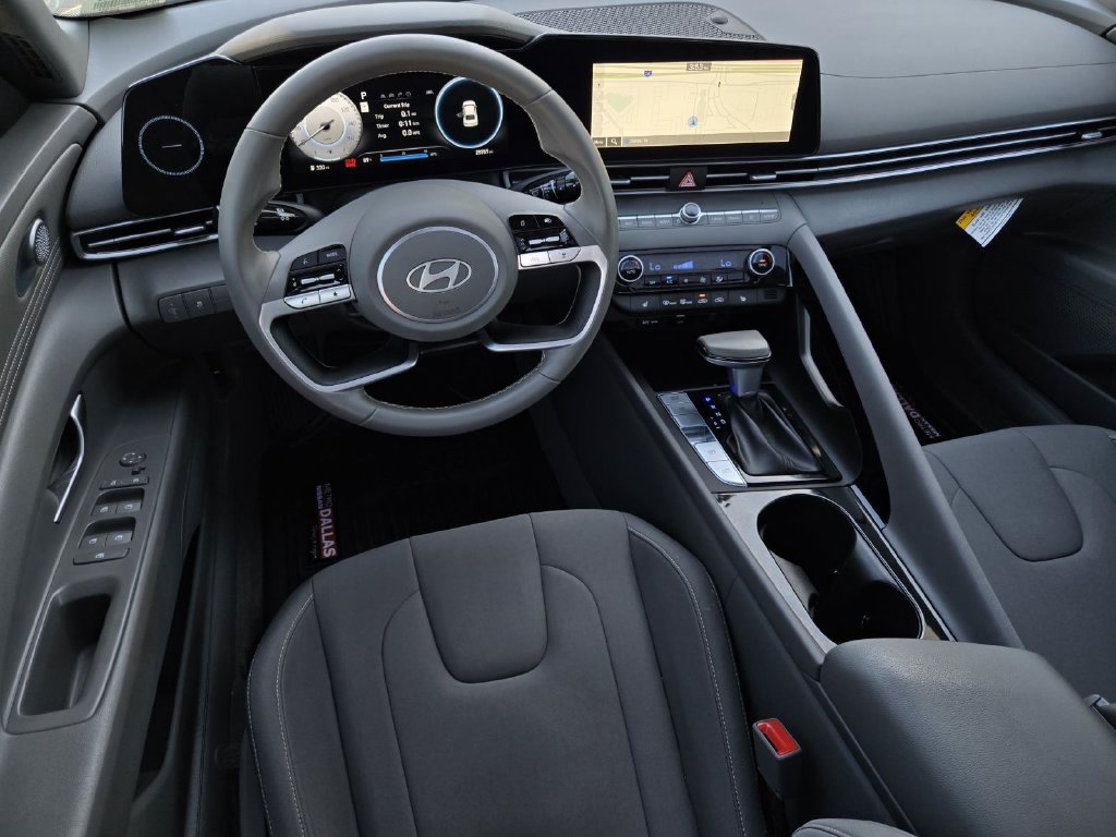 Used 2024 Hyundai Elantra SEL w/ Convenience Package FWD image 15