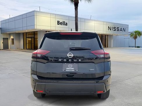 Used 2025 Nissan Rogue SV AWD/4WD image 5