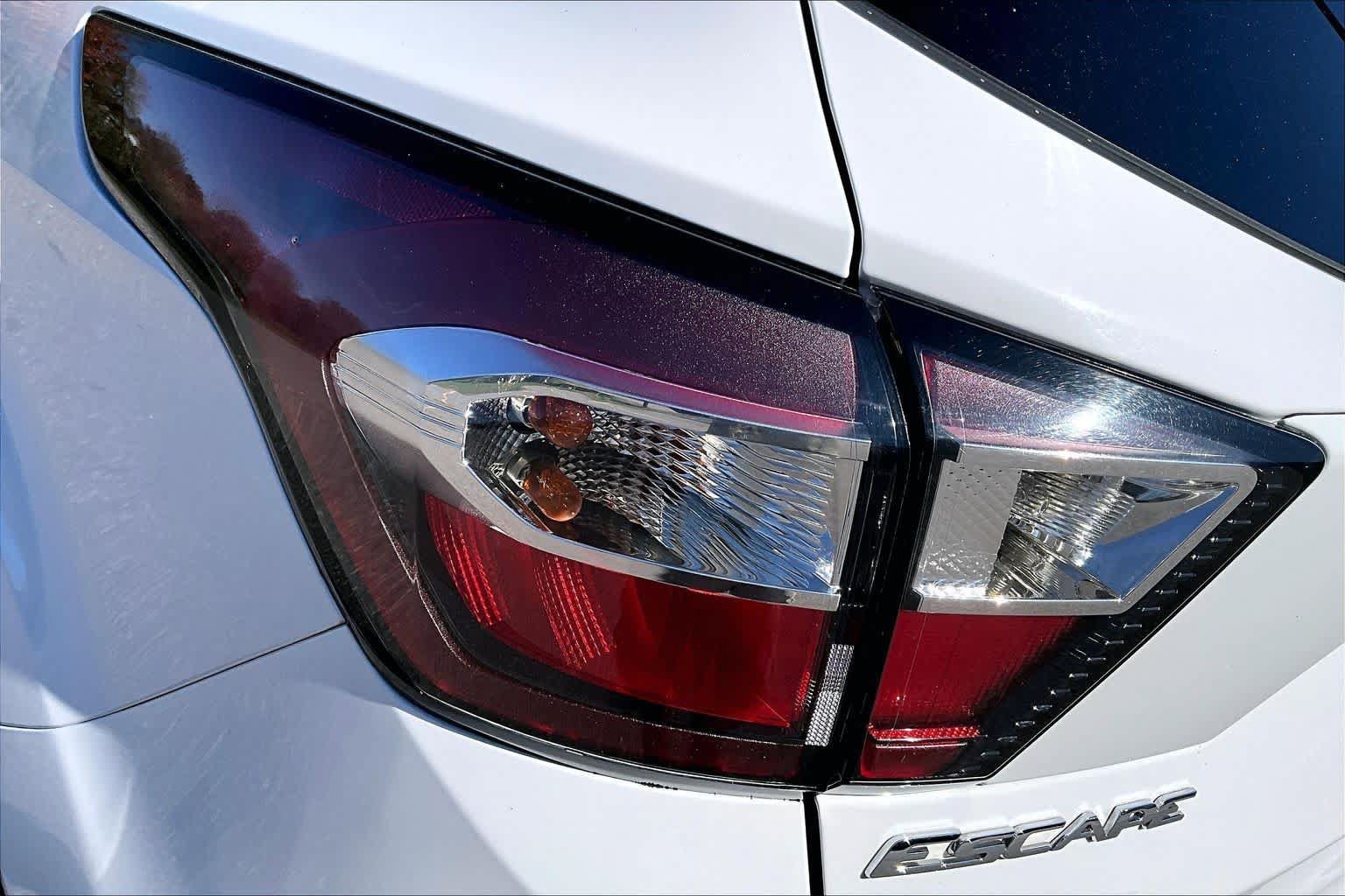 Used 2017 Ford Escape SE w/ SE Sport Appearance Package FWD image 28