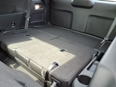 Used 2023 Ford Explorer Limited image 11