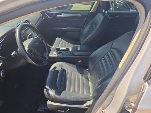 Used 2019 Ford Fusion SE FWD image 10