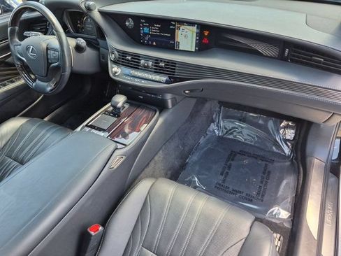 Used 2018 Lexus LS 500 AWD w/ Luxury Package image 19