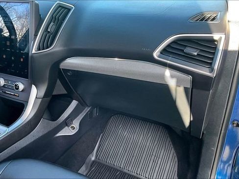Used 2021 Ford Edge SEL image 26