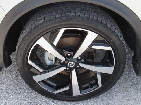 Used 2022 Nissan Rogue Sport SL image 9