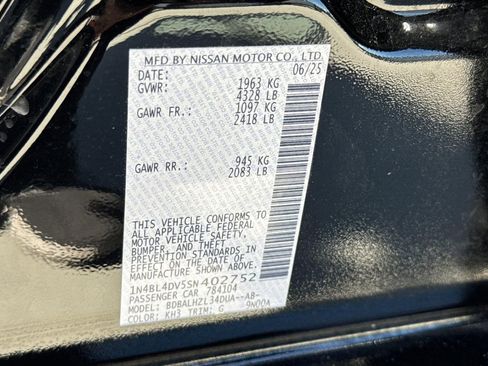 Used 2025 Nissan Altima 2.5 SV FWD image 21