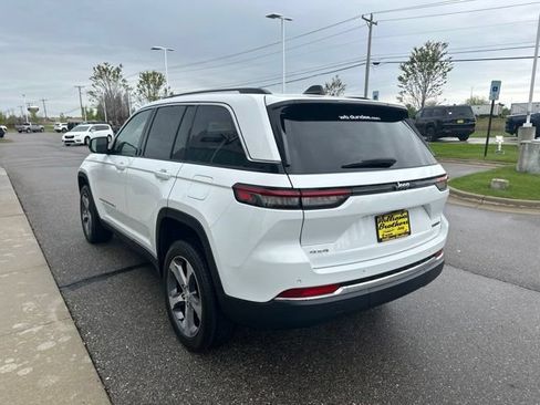 Used 2023 Jeep Grand Cherokee Limited AWD/4WD image 9