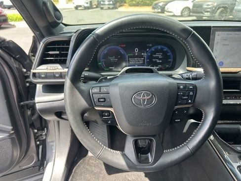 Used 2024 Toyota Crown Platinum AWD/4WD image 18