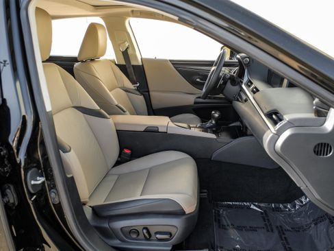 Used 2020 Lexus ES 300h 300h image 32