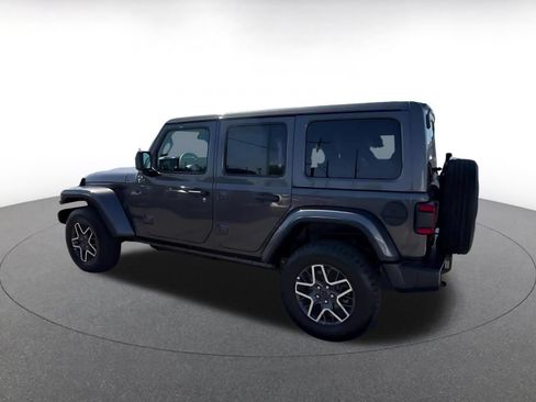 Used 2025 Jeep Wrangler Unlimited Sahara AWD/4WD image 10