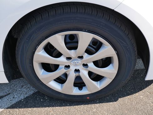 Used 2023 Toyota Corolla LE image 15