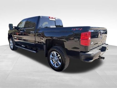 Used 2019 Chevrolet Silverado 2500 High Country w/ Duramax Plus Package image 5