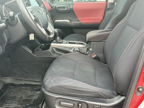 Used 2020 Toyota Tacoma SR5 image 11