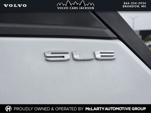 Used 2024 GMC Terrain SLE w/ Driver Convenience Package FWD image 30