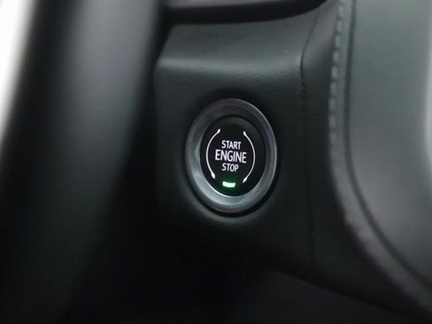 Used 2024 GMC Yukon SLE image 23