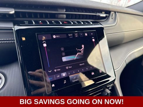 New 2025 Jeep Grand Cherokee Laredo image 28