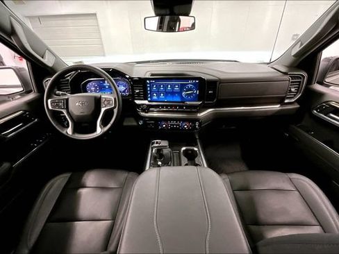 Used 2024 Chevrolet Silverado 1500 RST AWD/4WD image 18